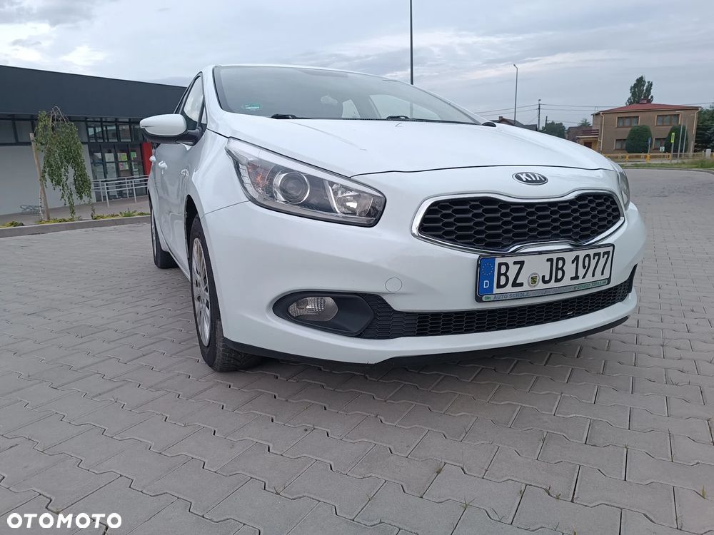 Kia Ceed 1.4 CVVT Vision - 14