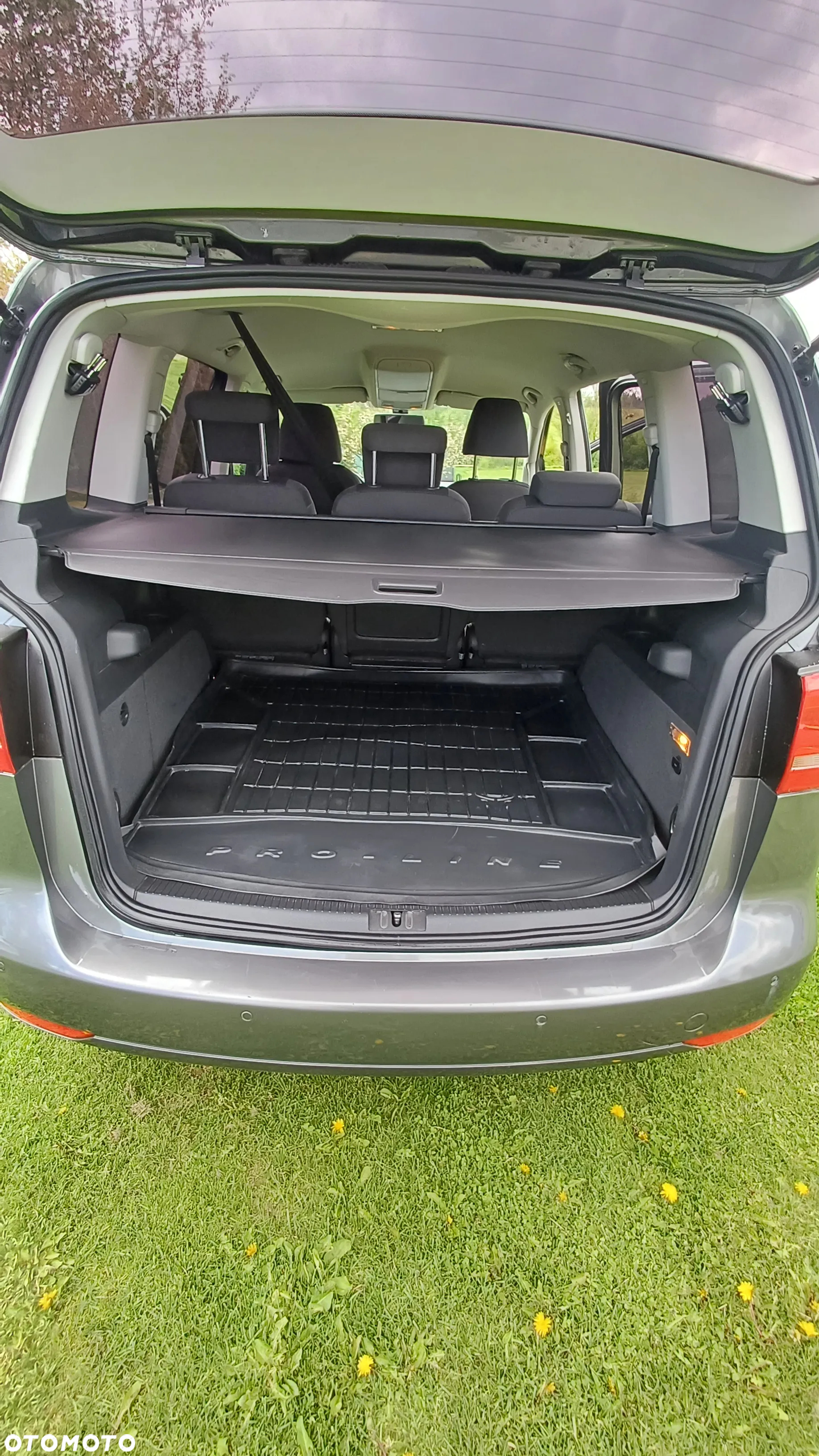 Volkswagen Touran - 6