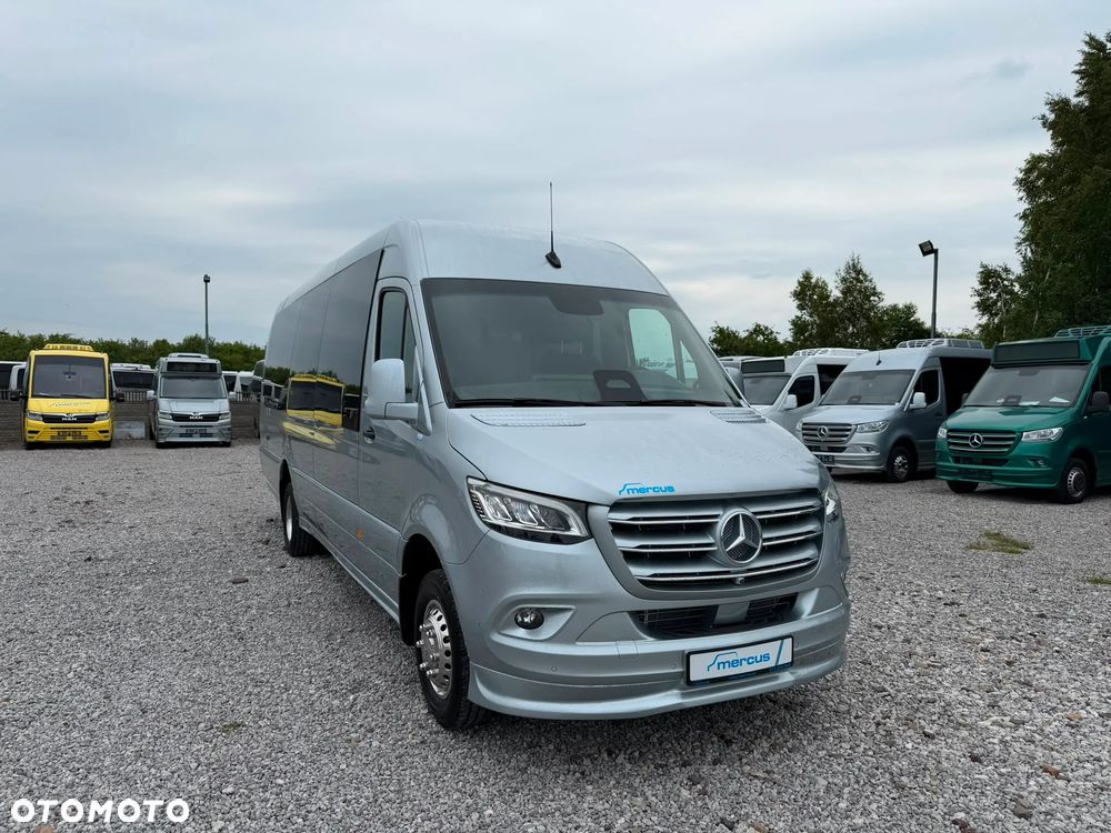 Mercedes-Benz Sprinter 519 - 12