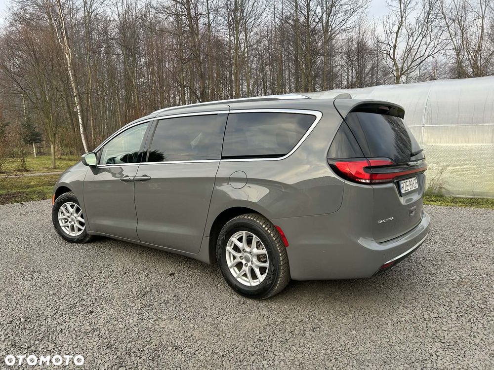 Chrysler Pacifica - 4