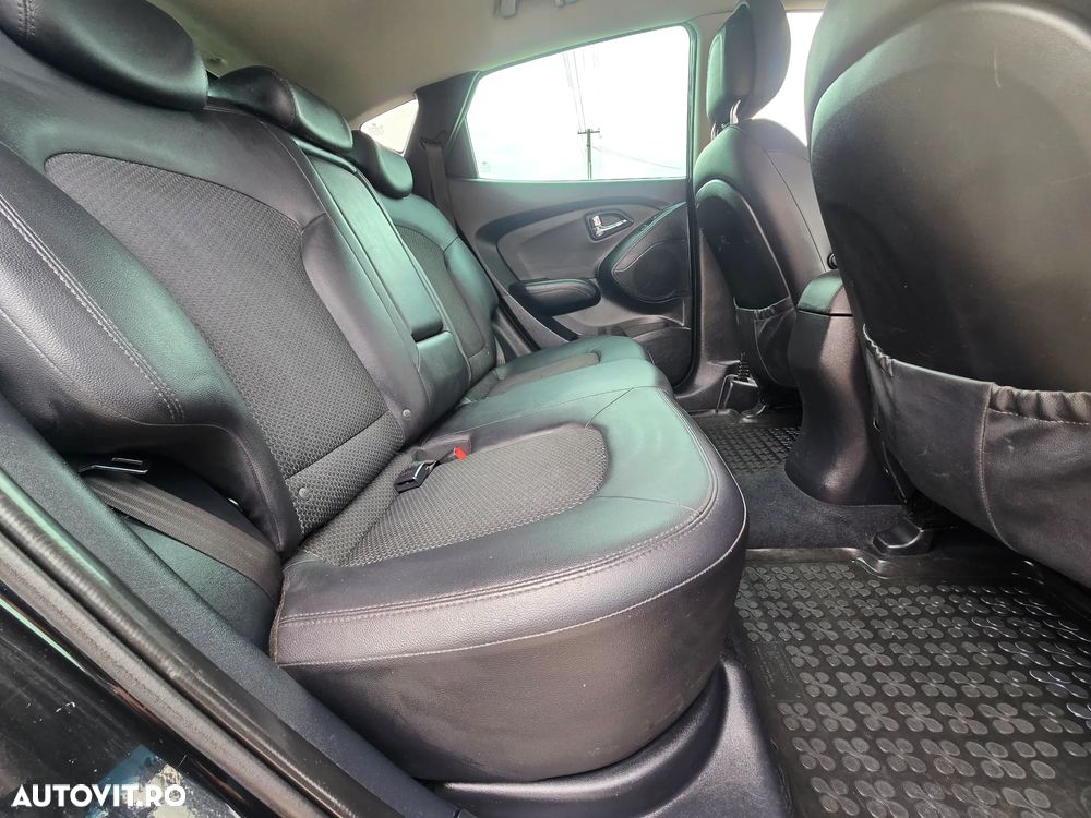Hyundai ix35 2.0 CRDI 4WD Fifa World Cup Gold Edition - 9