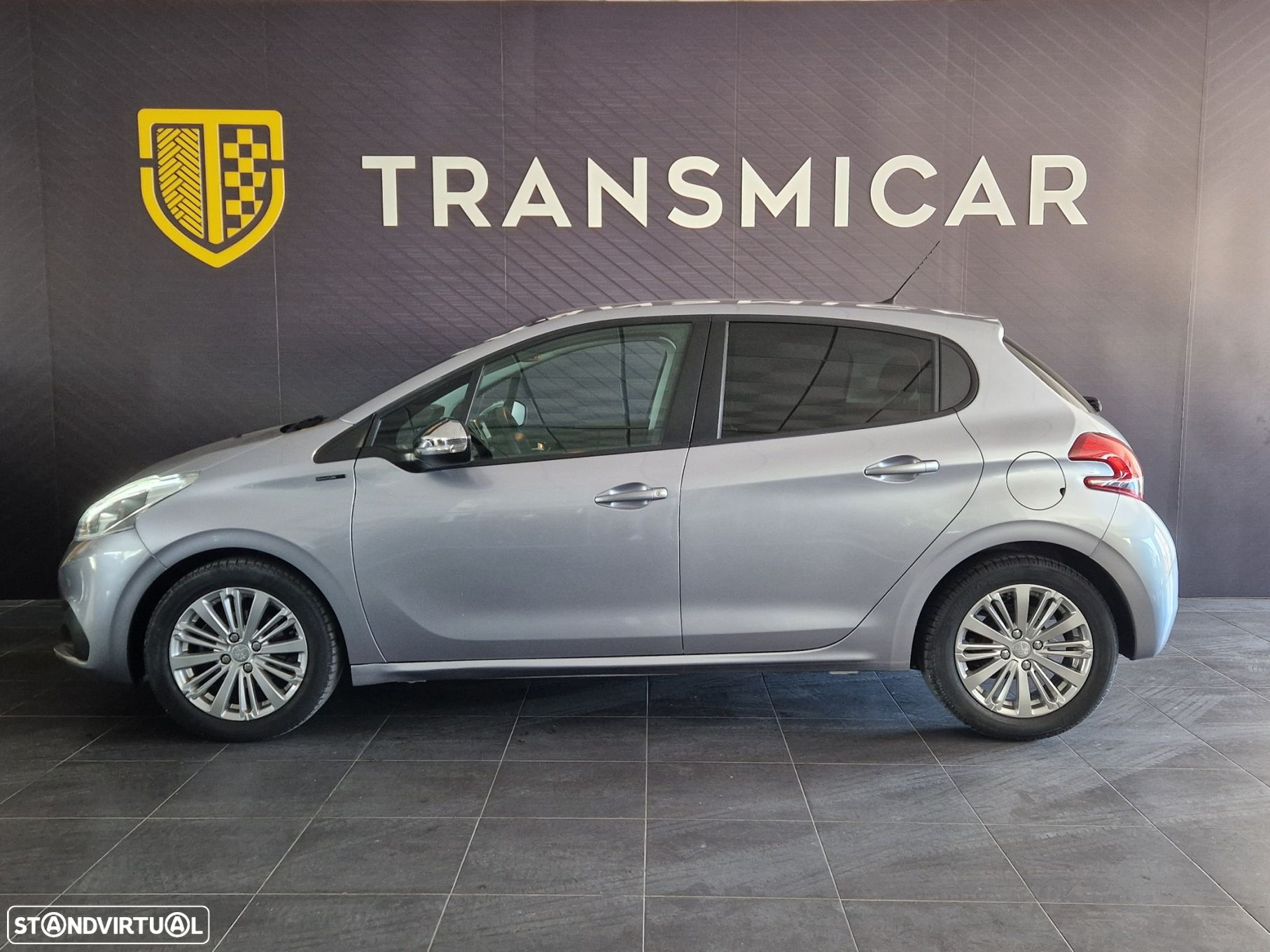 Peugeot 208 1.2 PureTech Signature - 3