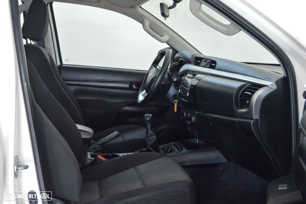 Toyota Hilux 2.4 D-4D 4WD CD CM - 26