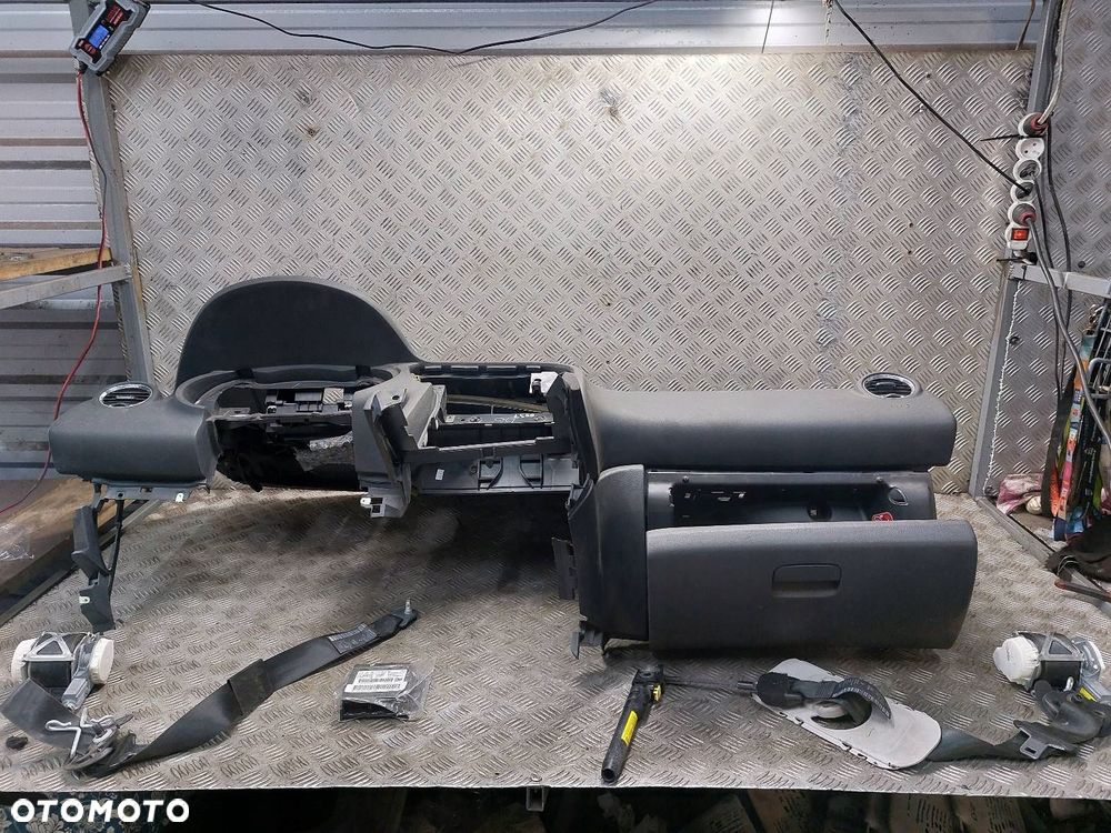ZESTAW AIRBAG POSTRZAŁOWY KOKPIT PAS MODUŁ PASY PEUGEOT 5008 I - 1