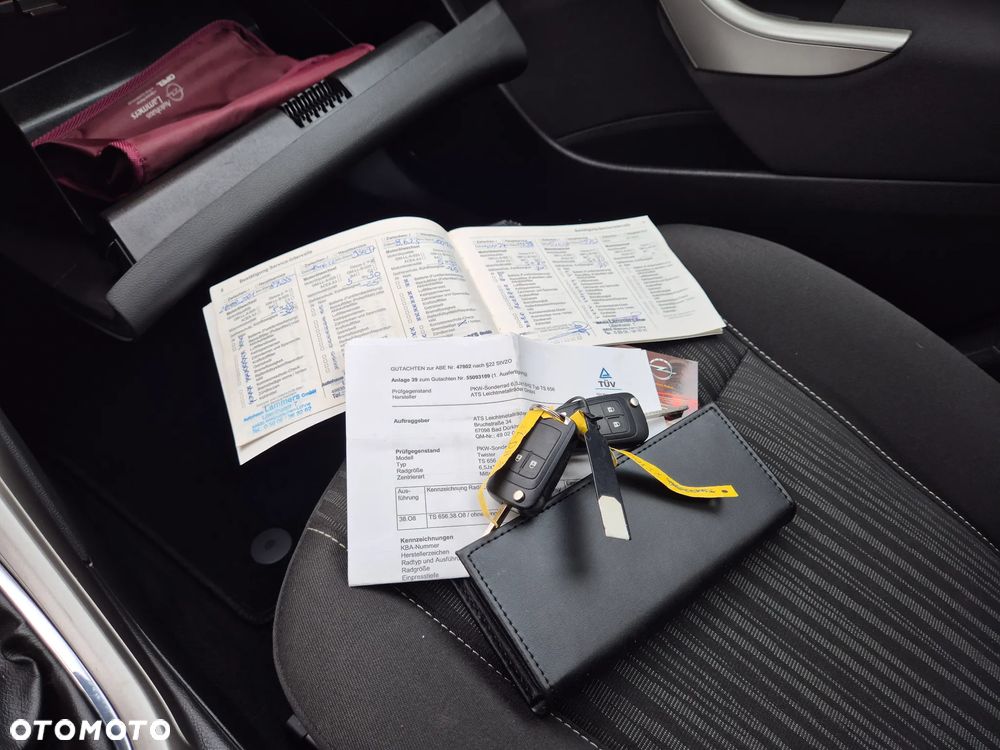 Opel Astra 1.6 Design Edition - 37