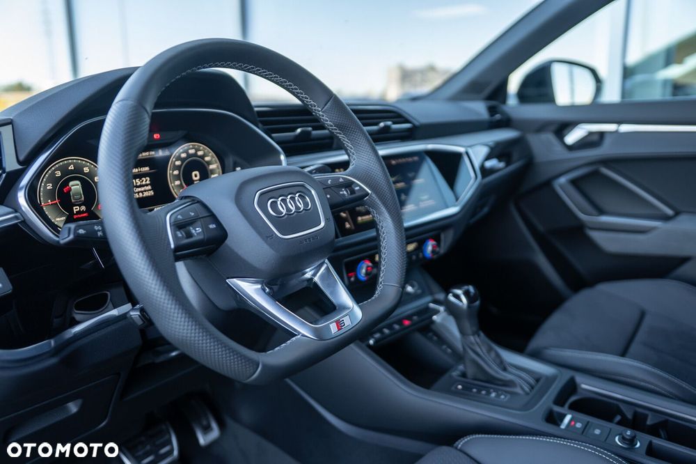 Audi Q3 Sportback - 13