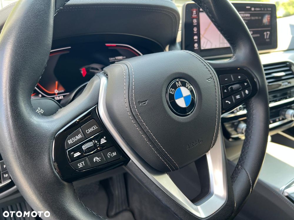 BMW Seria 5 540i xDrive Luxury Line - 30