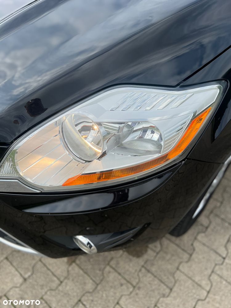 Ford Kuga 2.0 TDCi 2x4 Champions Edition - 32