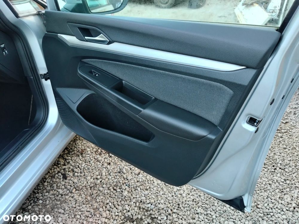 Volkswagen Golf - 27