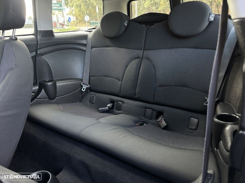 MINI Clubman Cooper D - 11