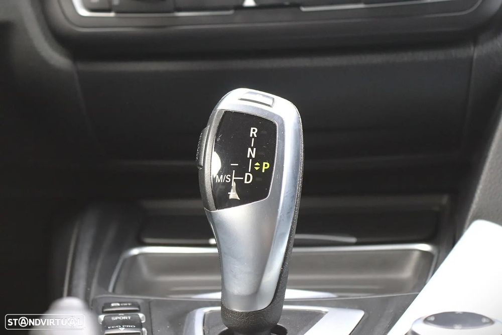 BMW 318 d Aut. Sport Line — fotografia 7