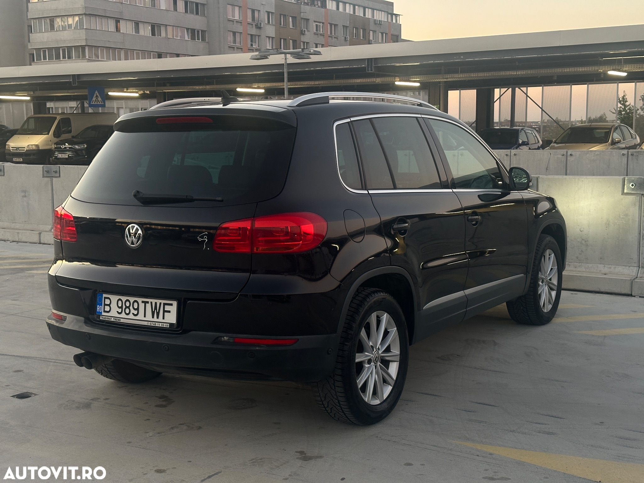 Volkswagen Tiguan 2.0 TDI DPF 4Motion BlueMotion Technology DSG Exclusive - 5