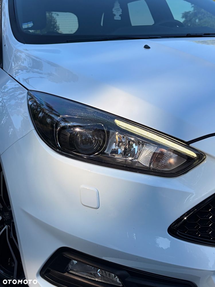 Ford Focus 2.0 EcoBoost ST-2 - 3