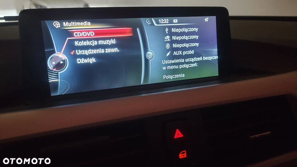 BMW Seria 3 318d Blue Performance Sport Line - 32