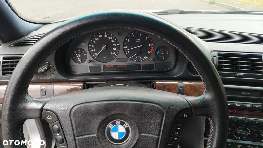 BMW Seria 7 728i L - 17