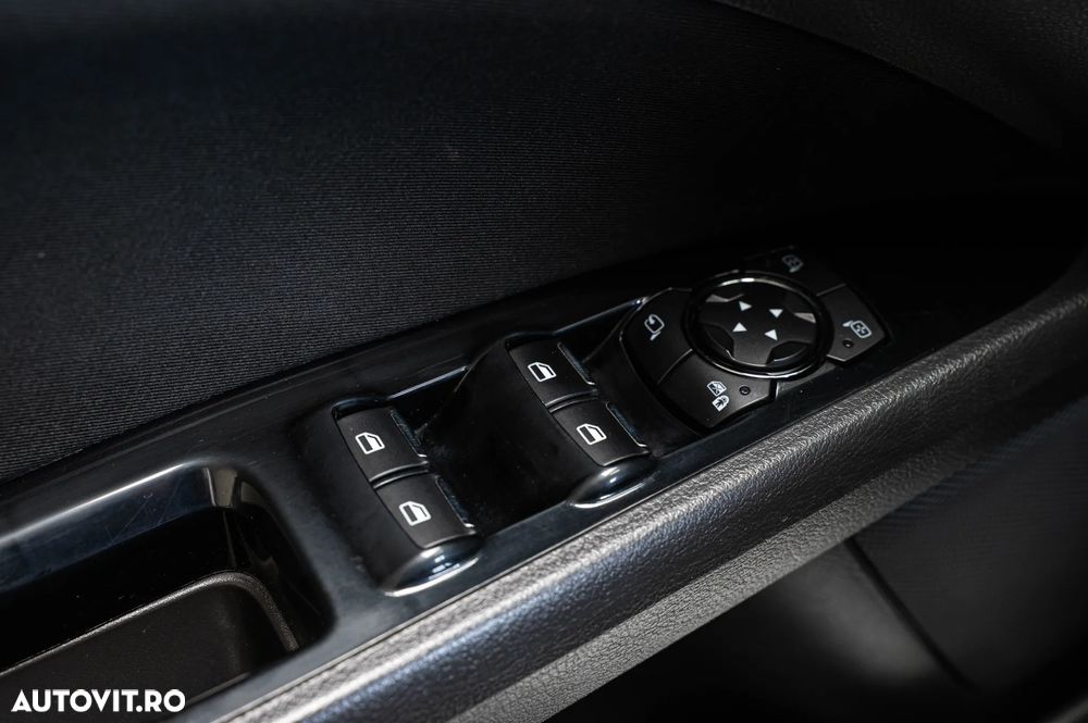 Ford Mondeo 2.0 TDCi Powershift - 26