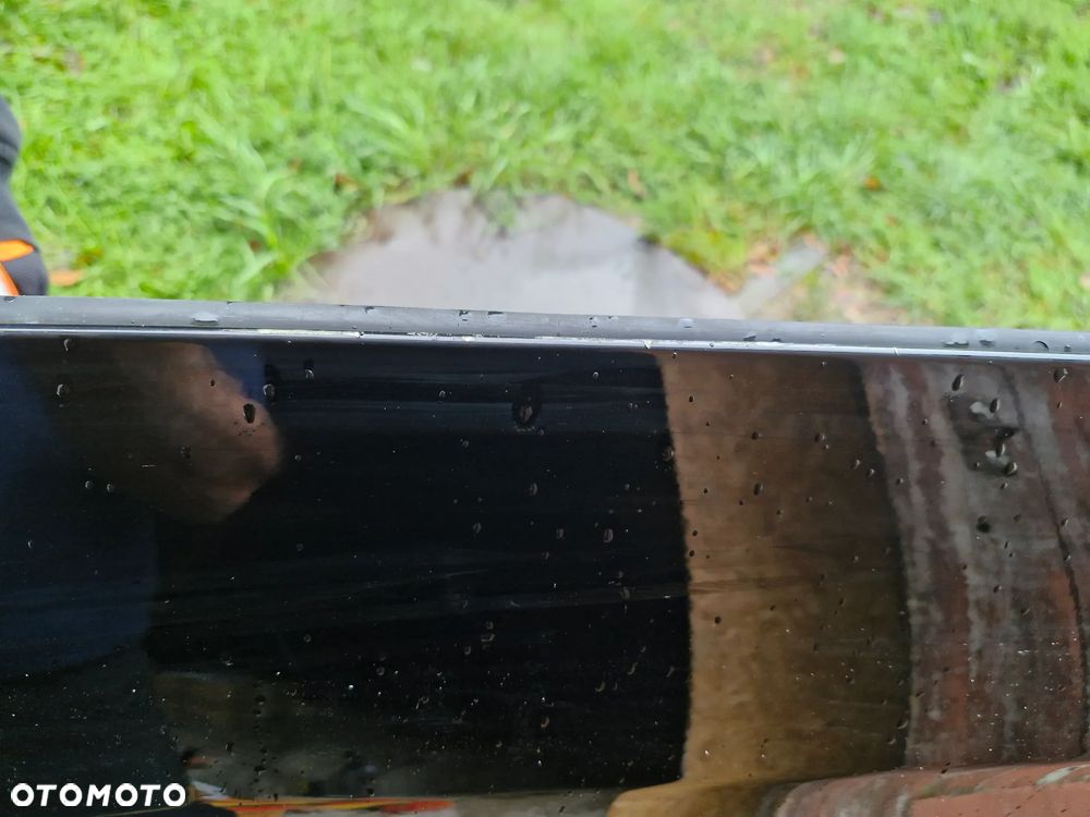 MERCEDES E-KLASA W214 DRZWI LEWE/PRAWE TYŁ KOD LAKIERU: 197 - 10