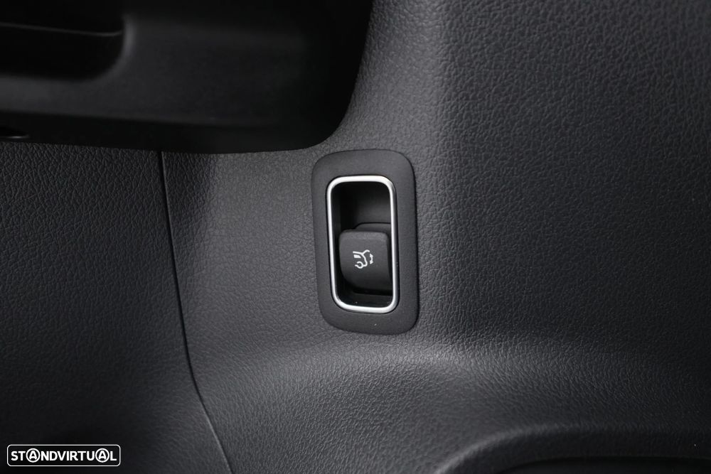 Mercedes-Benz GLA 180 d Progressive - 28