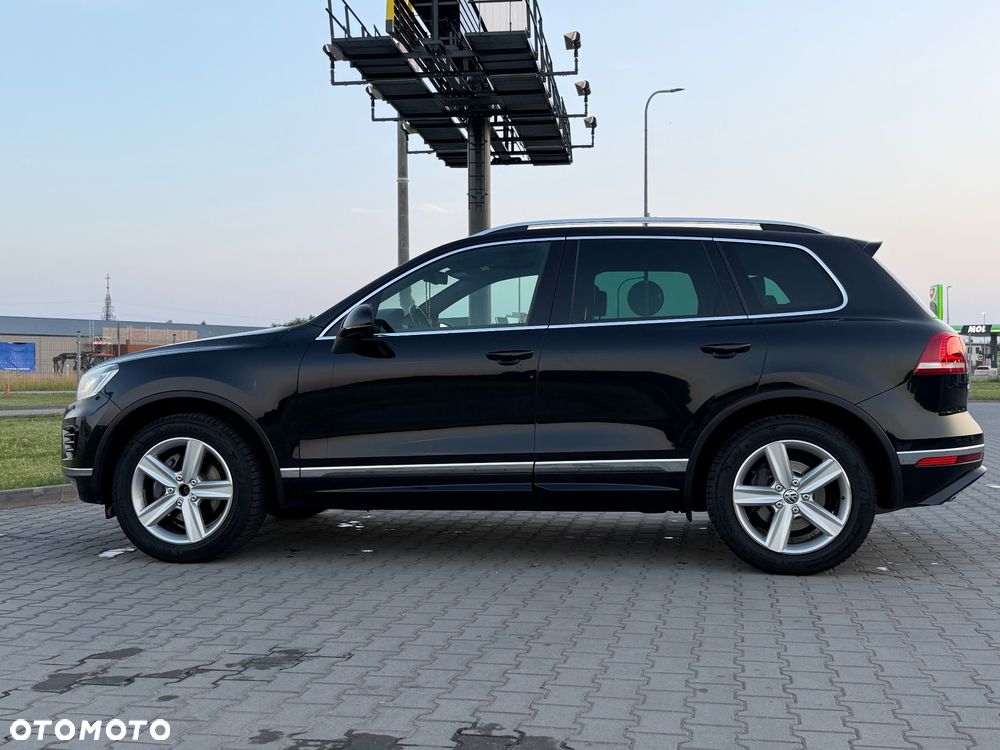 Volkswagen Touareg 3.0 V6 TDI BMT Perfectline R-Style - 12