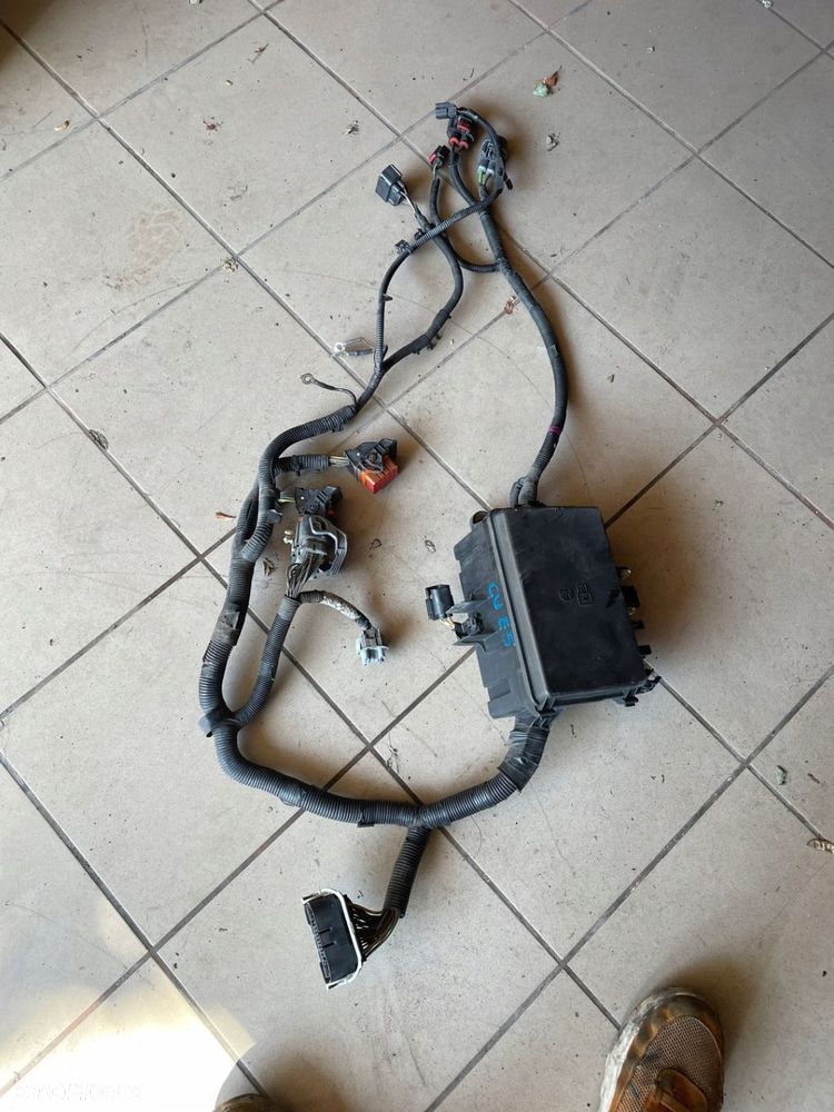 SKRZYNKA BEZPIECZNIKÓW FORD TRANSIT GK3T-9K499-FCC - 1