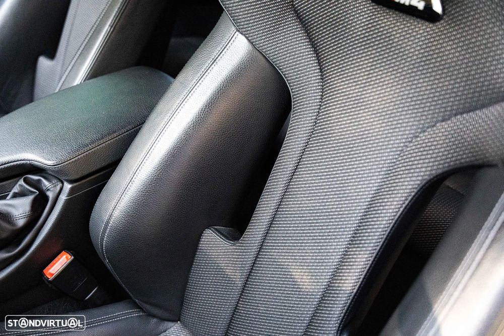 BMW M4 Coupe DKG Competition - 37