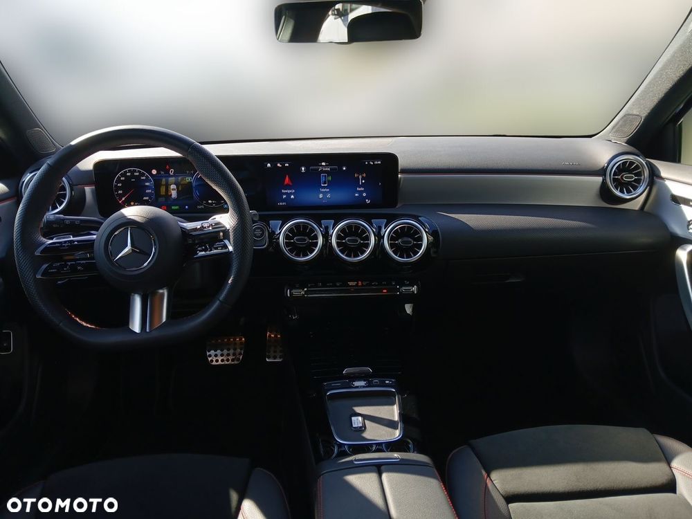 Mercedes-Benz Klasa A 250 e PHEV AMG Line 8G-DCT - 11