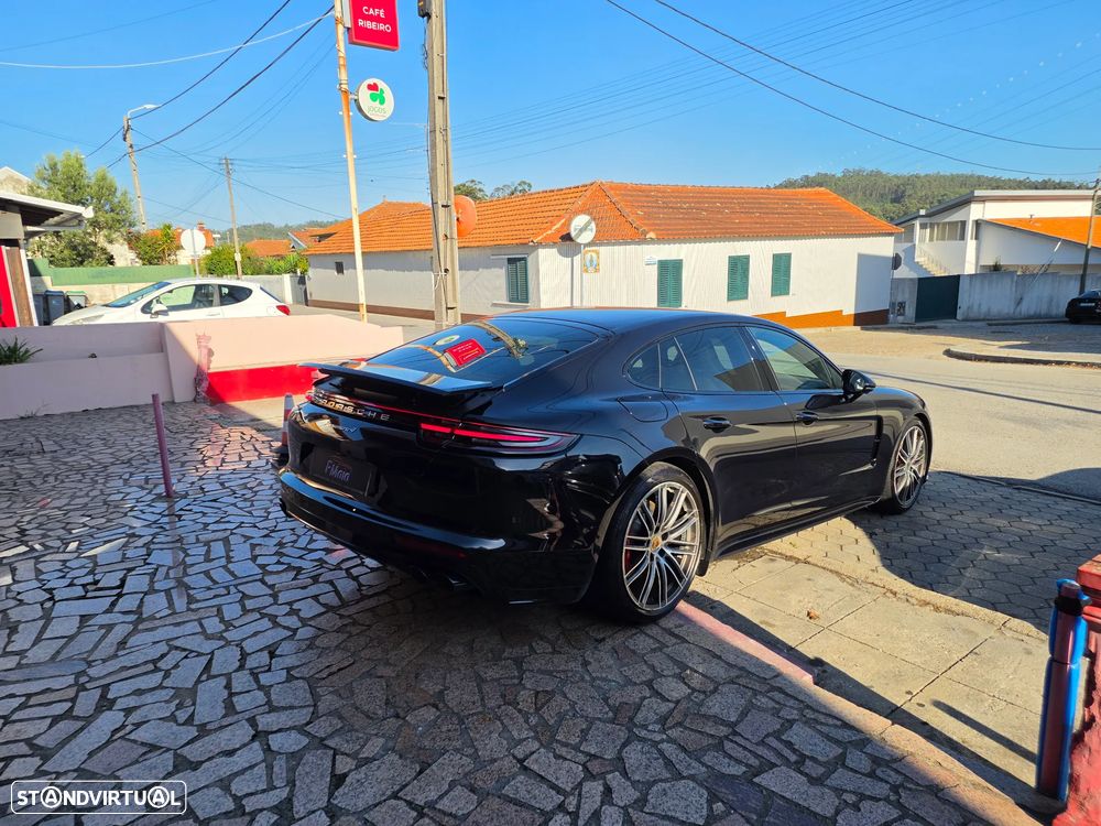 Porsche Panamera - 4