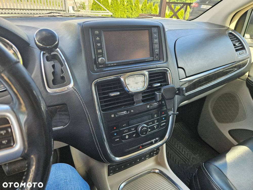 Lancia Voyager 2.8CRD Gold - 15