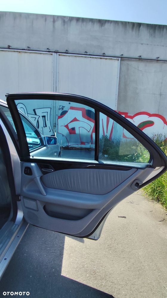 Mercedes-Benz Klasa E 320 Avantgarde - 23