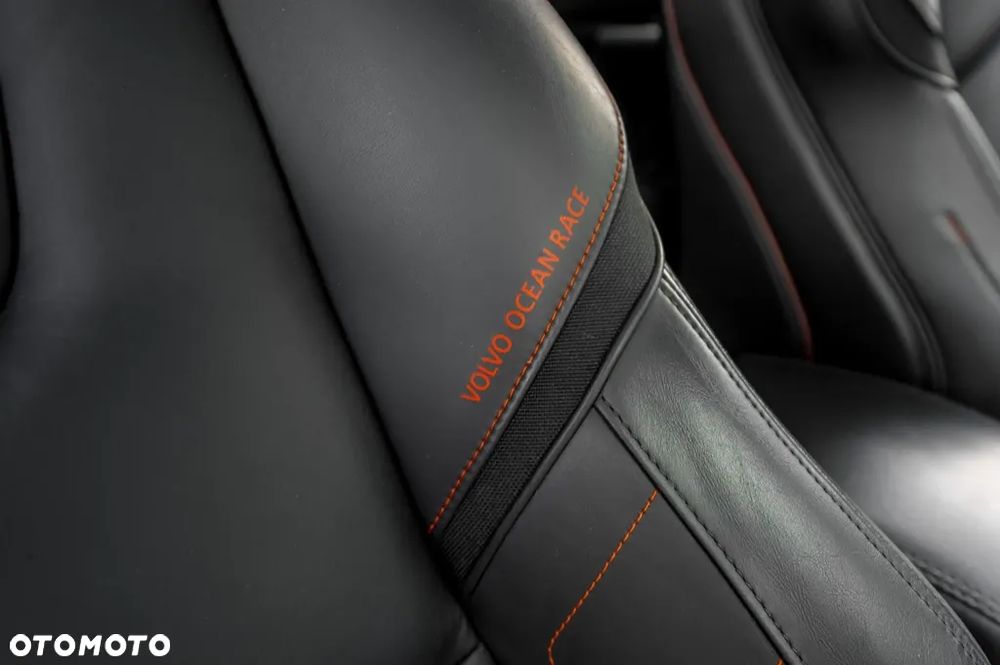 Volvo XC 60 D5 AWD Geartronic Ocean Race - 20