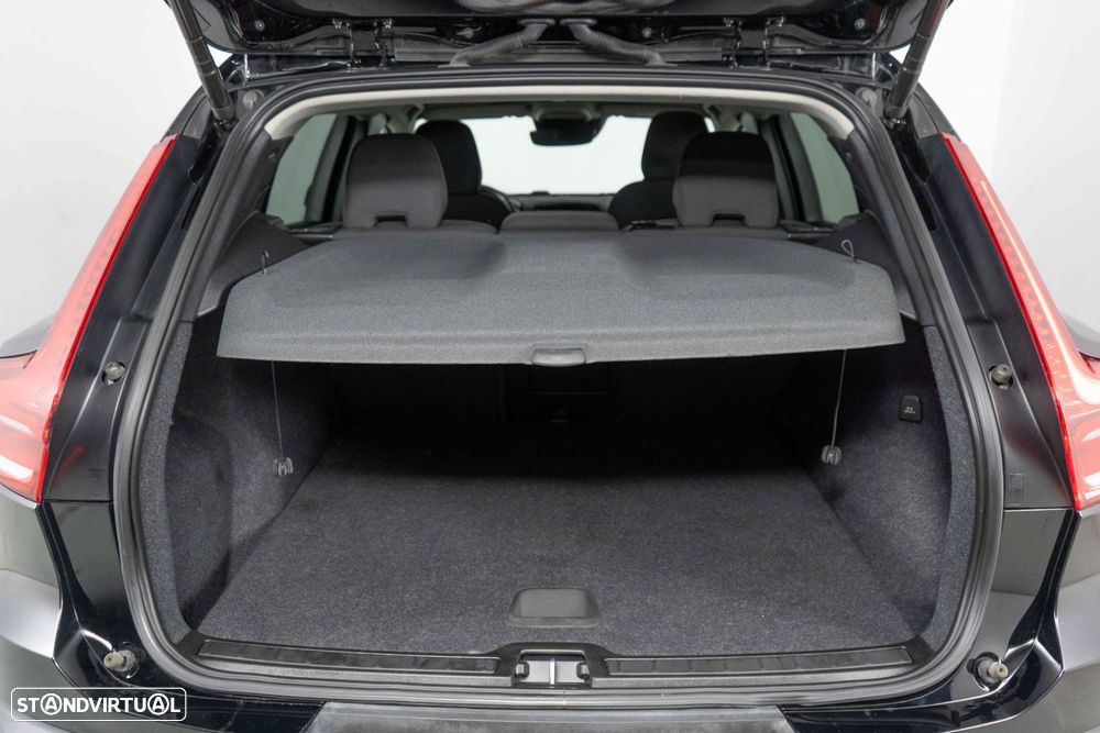 Volvo XC 40 1.5 T5 PHEV Momentum Plus - 11