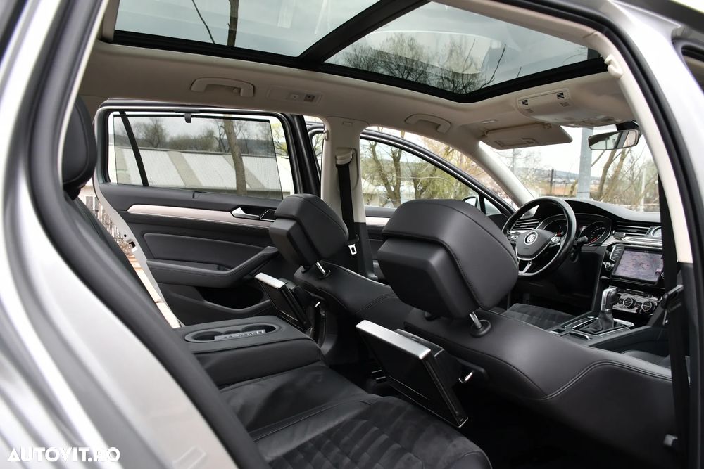 Volkswagen Passat 1.6 TDI SCR DSG Comfortline - 24