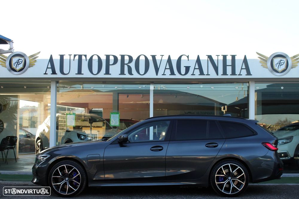 BMW 330 e Touring Auto - 53