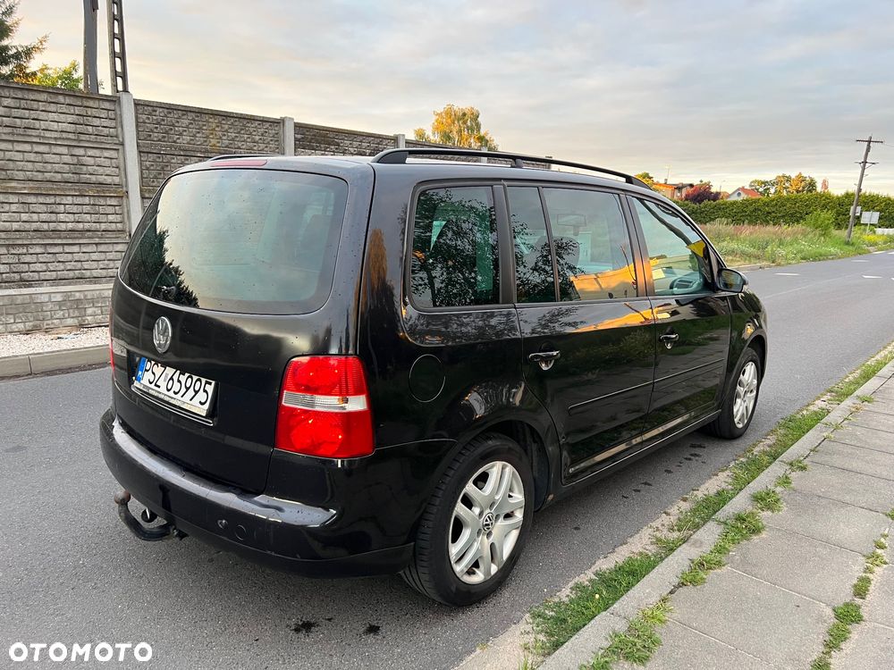 Volkswagen Touran 1.9 TDI Highline - 5