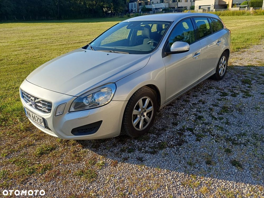 Volvo V60 D3 Geartronic Kinetic - 1