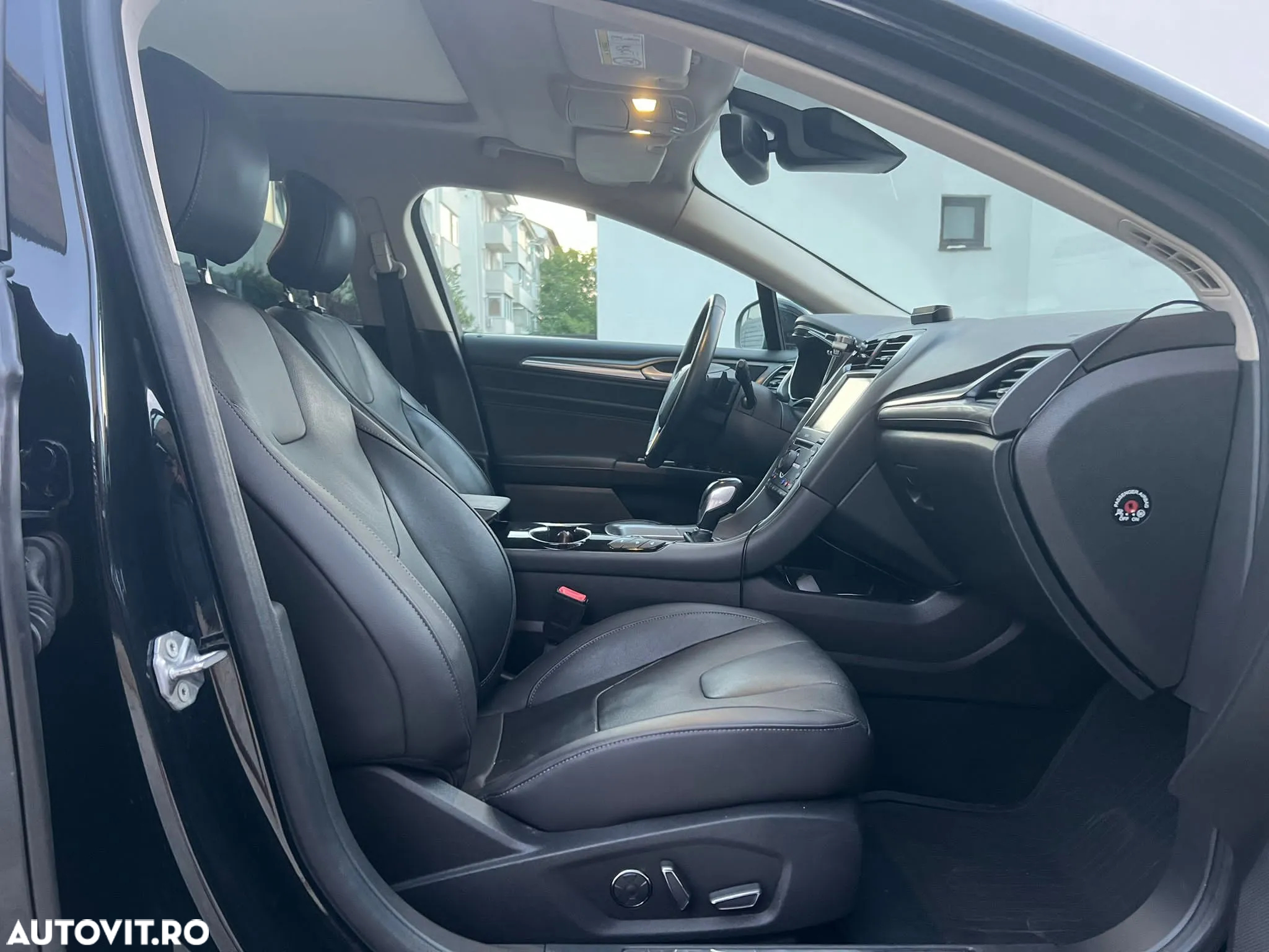 Ford Mondeo 2.0 EcoBoost Powershift Titanium - 12
