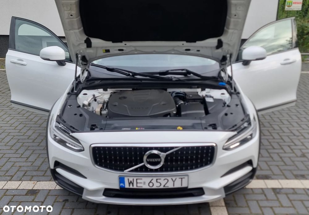 Volvo V90 Cross Country B5 D AWD Ultimate - 9