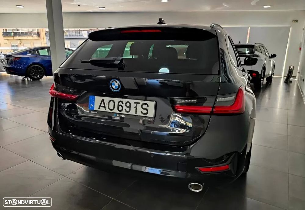 BMW 320 e Line Sport Auto — fotografia 10