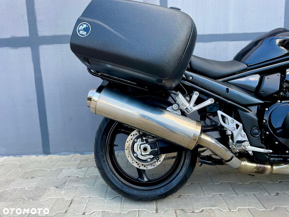 Suzuki GSX - 12