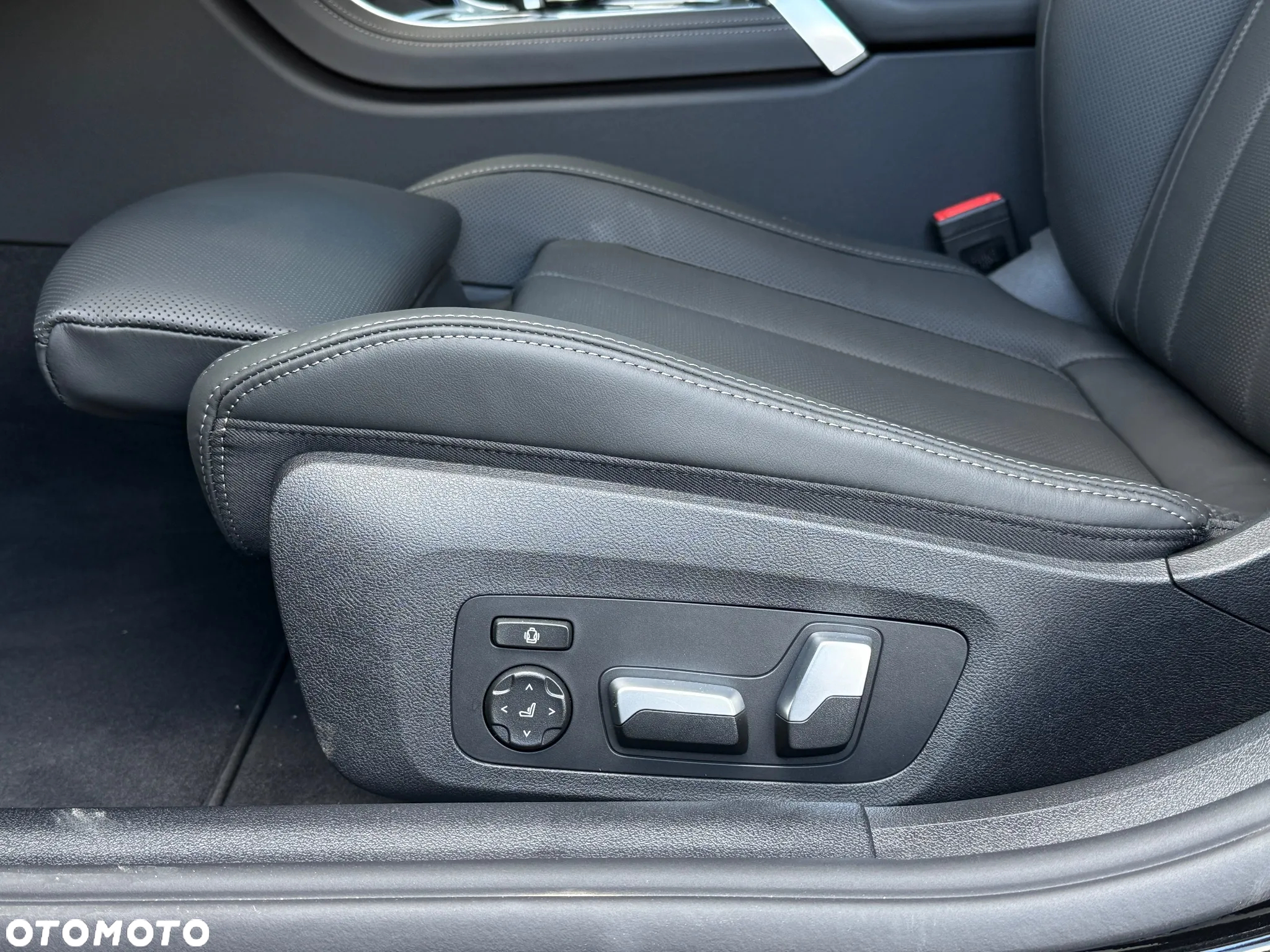BMW Seria 8 - 20