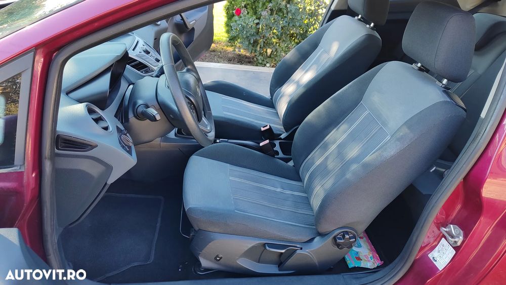 Ford Fiesta - 12