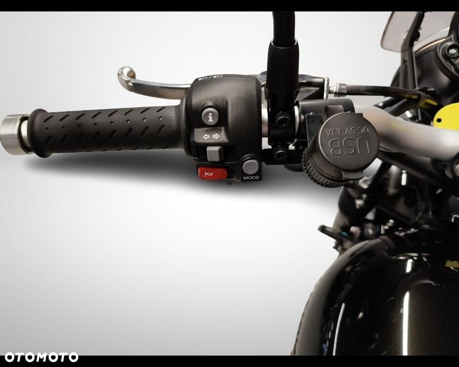 Triumph Scrambler - 6