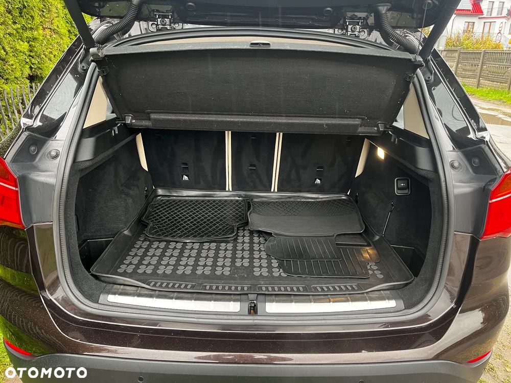 BMW X1 sDrive20i xLine - 12