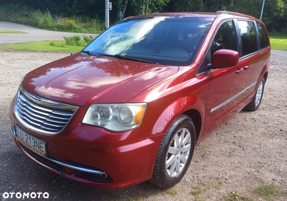 Chrysler Town & Country - 2