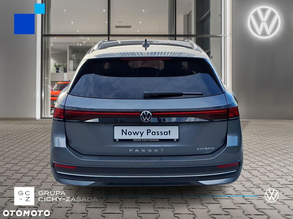 Volkswagen Passat - 4