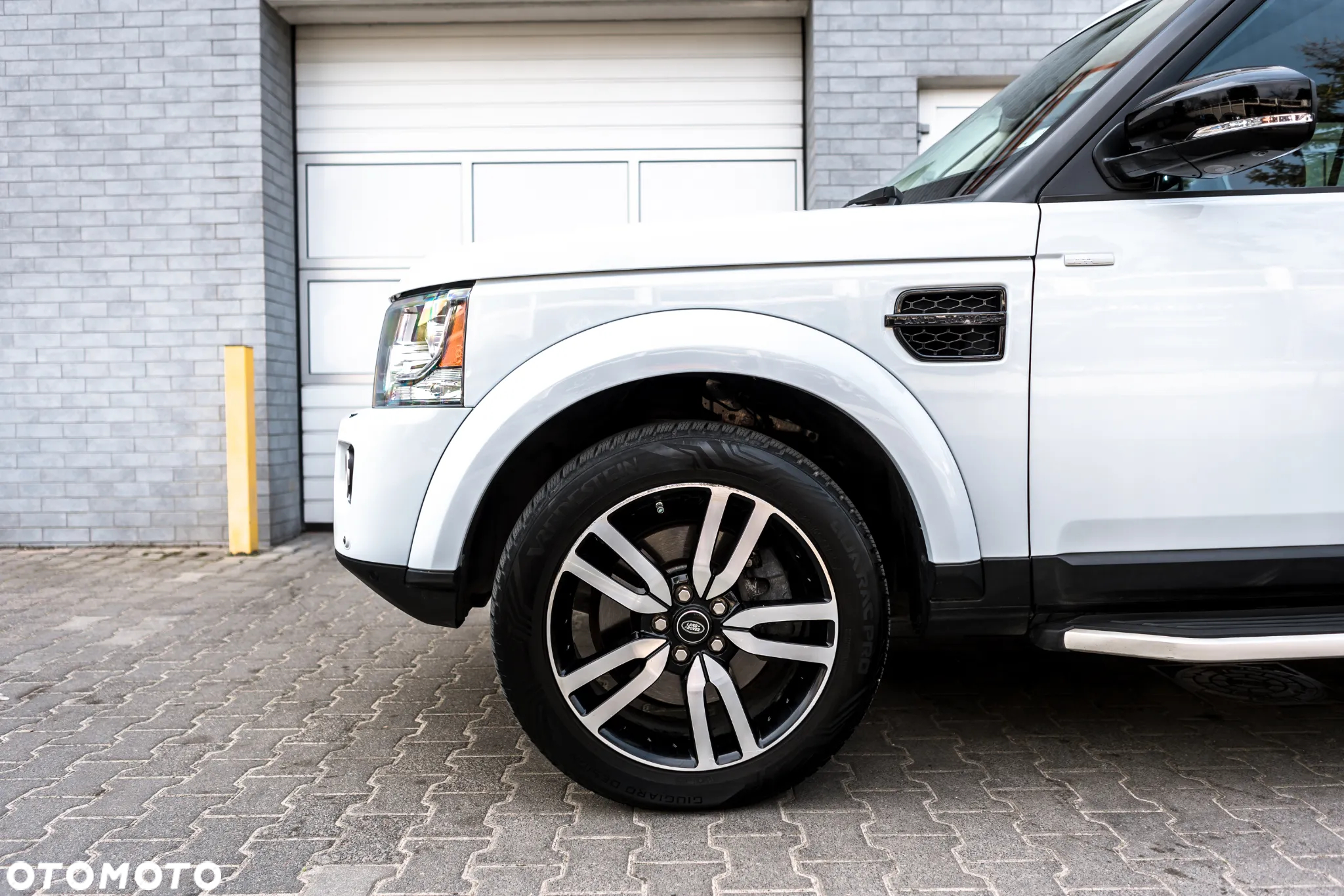 Land Rover Discovery IV 3.0 V6 SC Landmark - 6