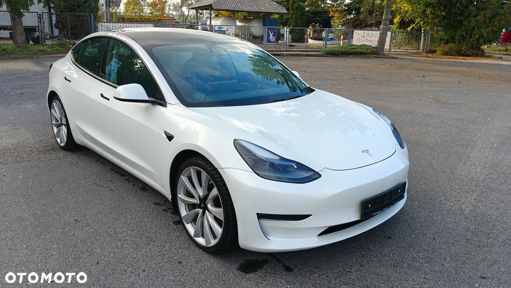 Tesla Model 3 2021 photo 2