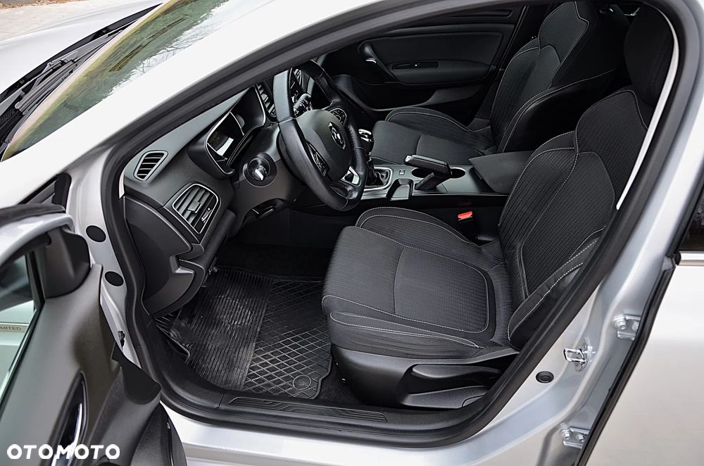 Renault Megane 1.2 Energy TCe Limited - 17