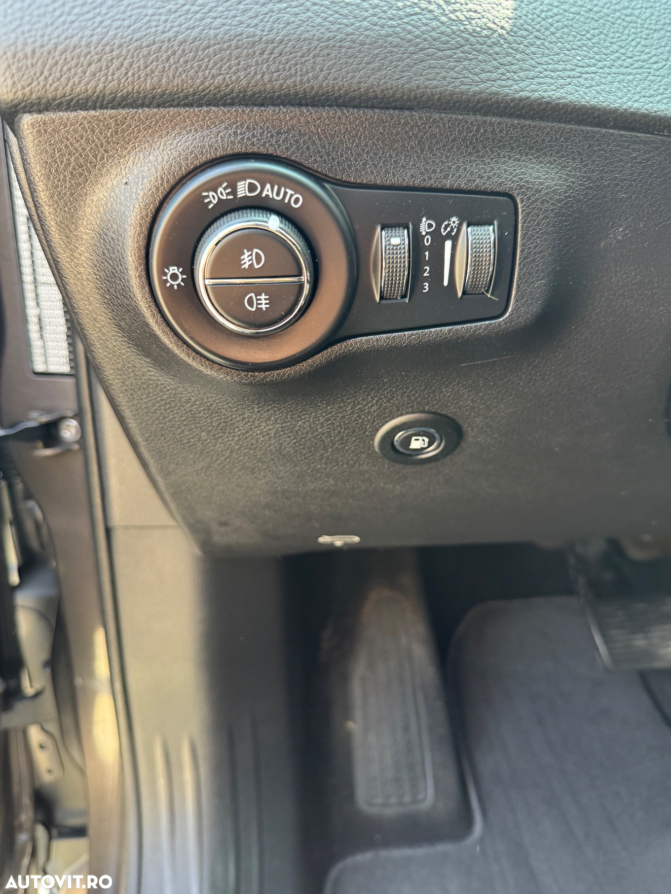 Jeep Compass - 34