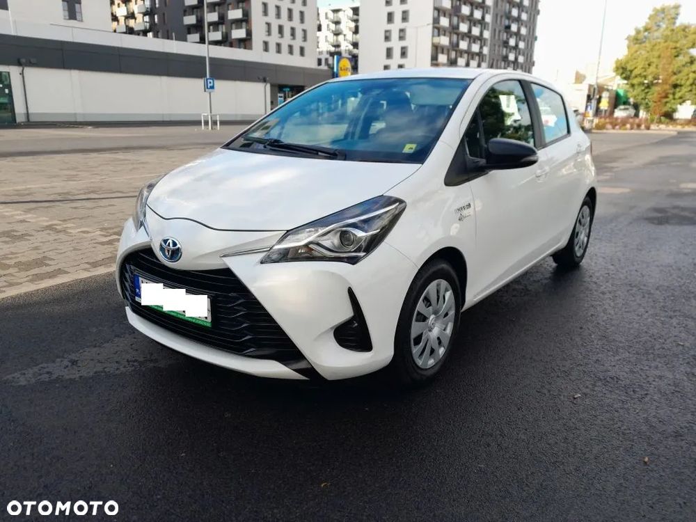 Toyota Yaris Hybrid 100 Active - 24
